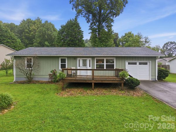 62 Hunters Field Lane , Mills River, NC 28759