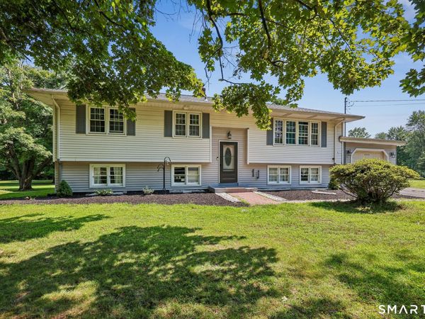 660 East South, Suffield, CT 06078