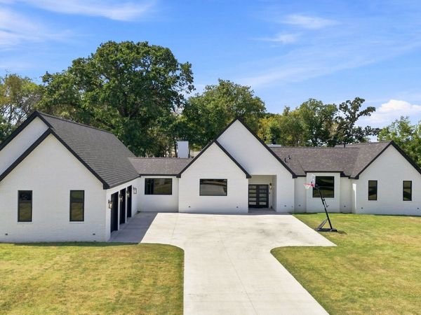 831 N 4389 Lane, Pryor, OK 74361