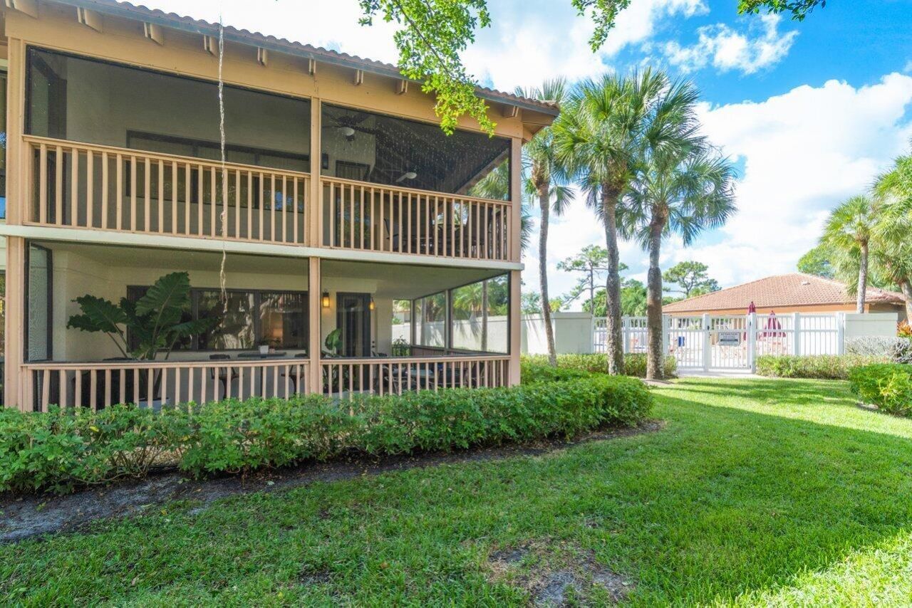 401 Brackenwood Lane S, Palm Beach Gardens, FL 33418 Photo