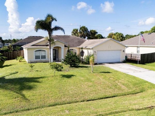 1042 SW Dartmouth Avenue, Port St. Lucie, FL 34953
