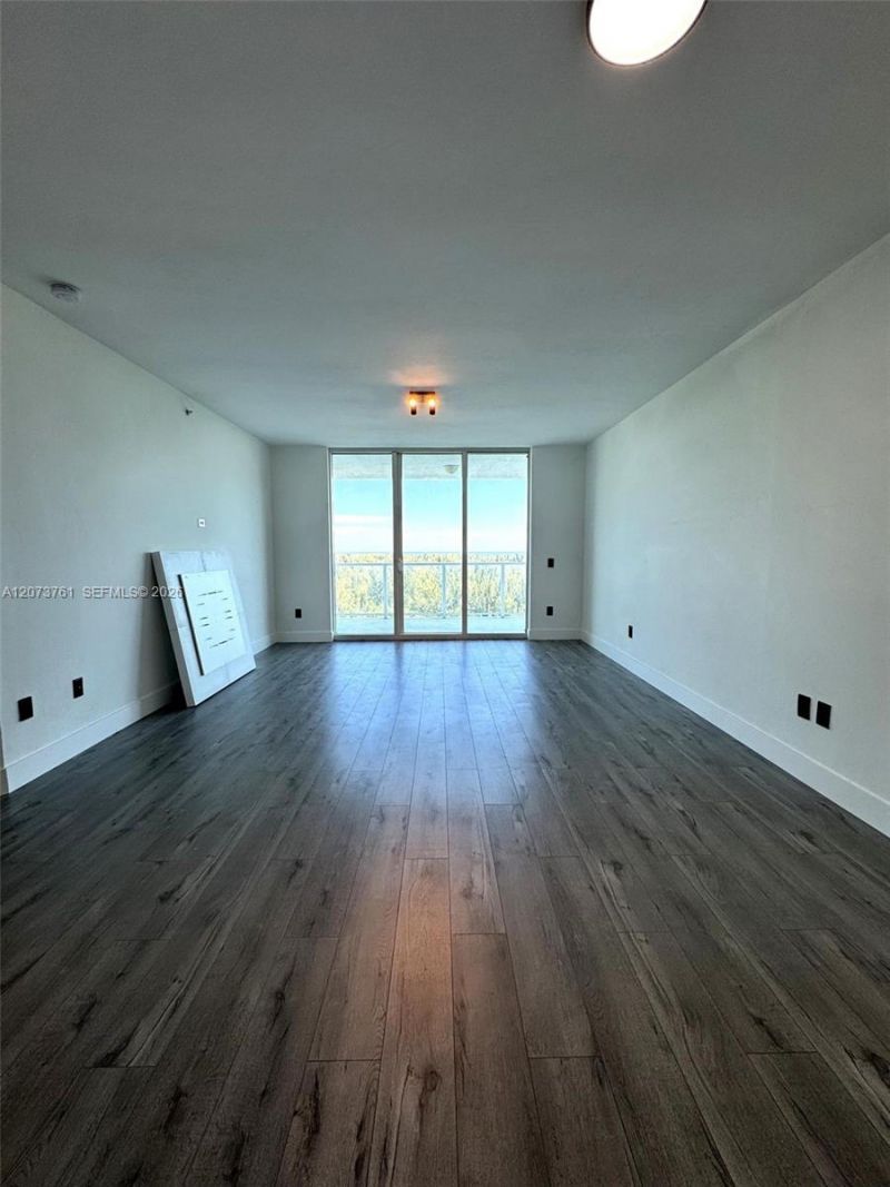 15051 Royal Oaks Ln , Unit 1403, North Miami, FL 33181 Photo