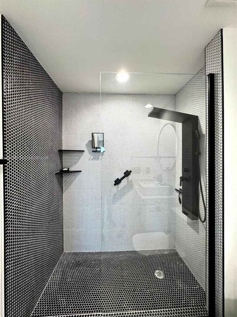 15051 Royal Oaks Ln , Unit 1403, North Miami, FL 33181 Photo