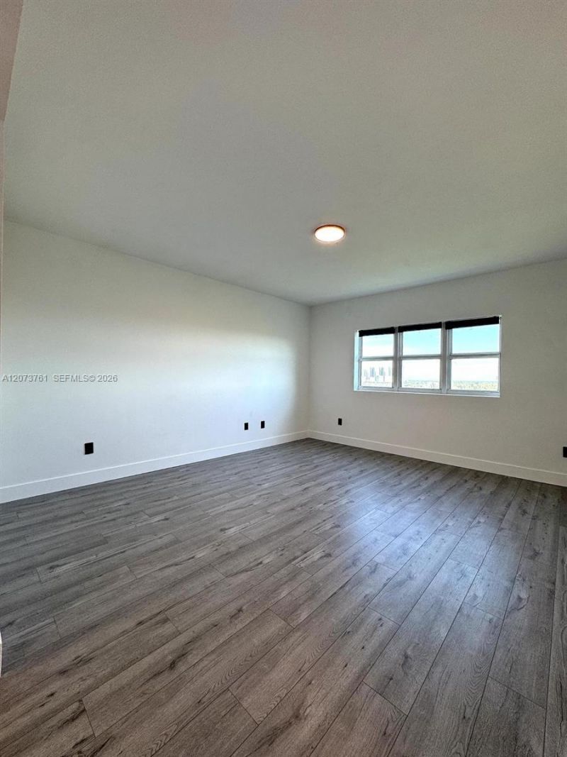 15051 Royal Oaks Ln , Unit 1403, North Miami, FL 33181 Photo