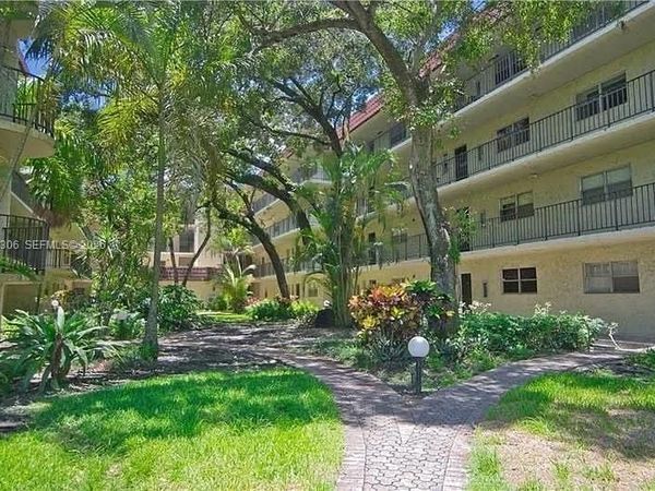 Unit 103, Lauderhill, FL 33319