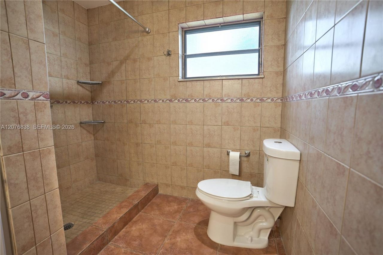 1750 NE 191st St , Unit 829-4, Miami, FL 33179 Photo