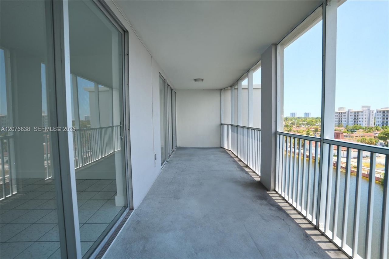 1750 NE 191st St , Unit 829-4, Miami, FL 33179 Photo