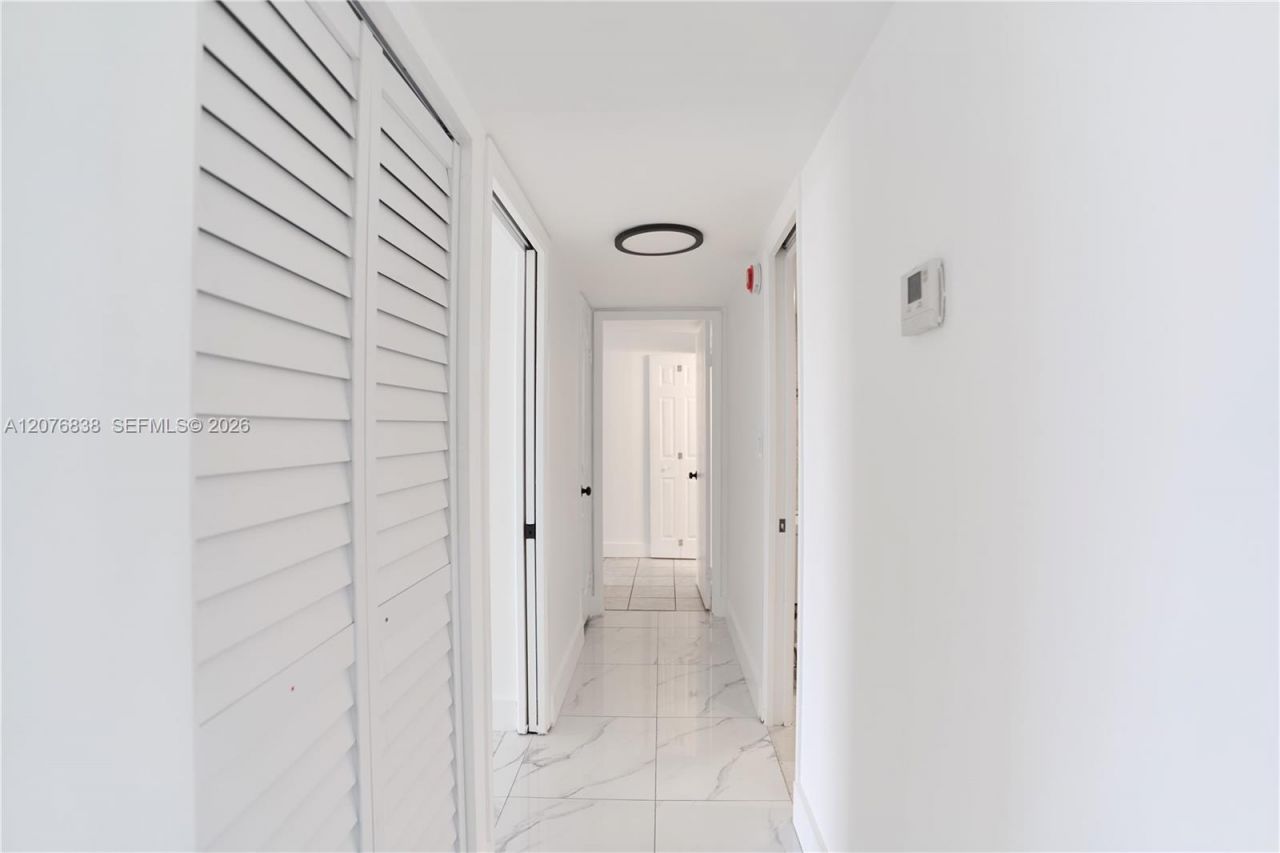 1750 NE 191st St , Unit 829-4, Miami, FL 33179 Photo