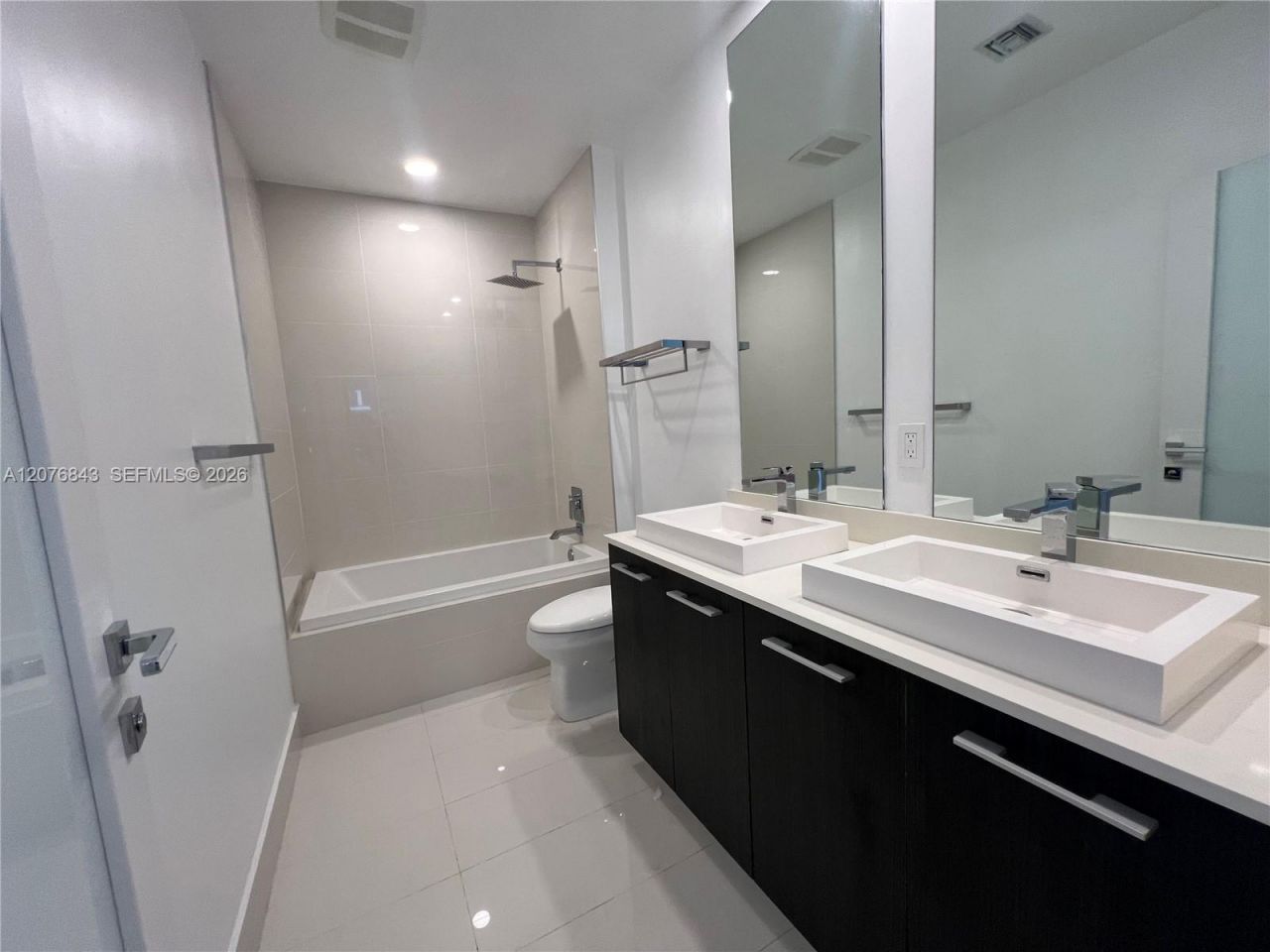 45 SW 9th St, Unit 4408, Miami, FL 33130 Photo