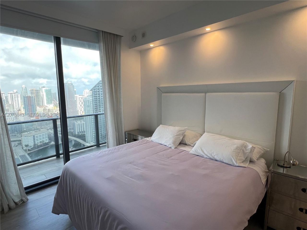 45 SW 9th St, Unit 4408, Miami, FL 33130 Photo