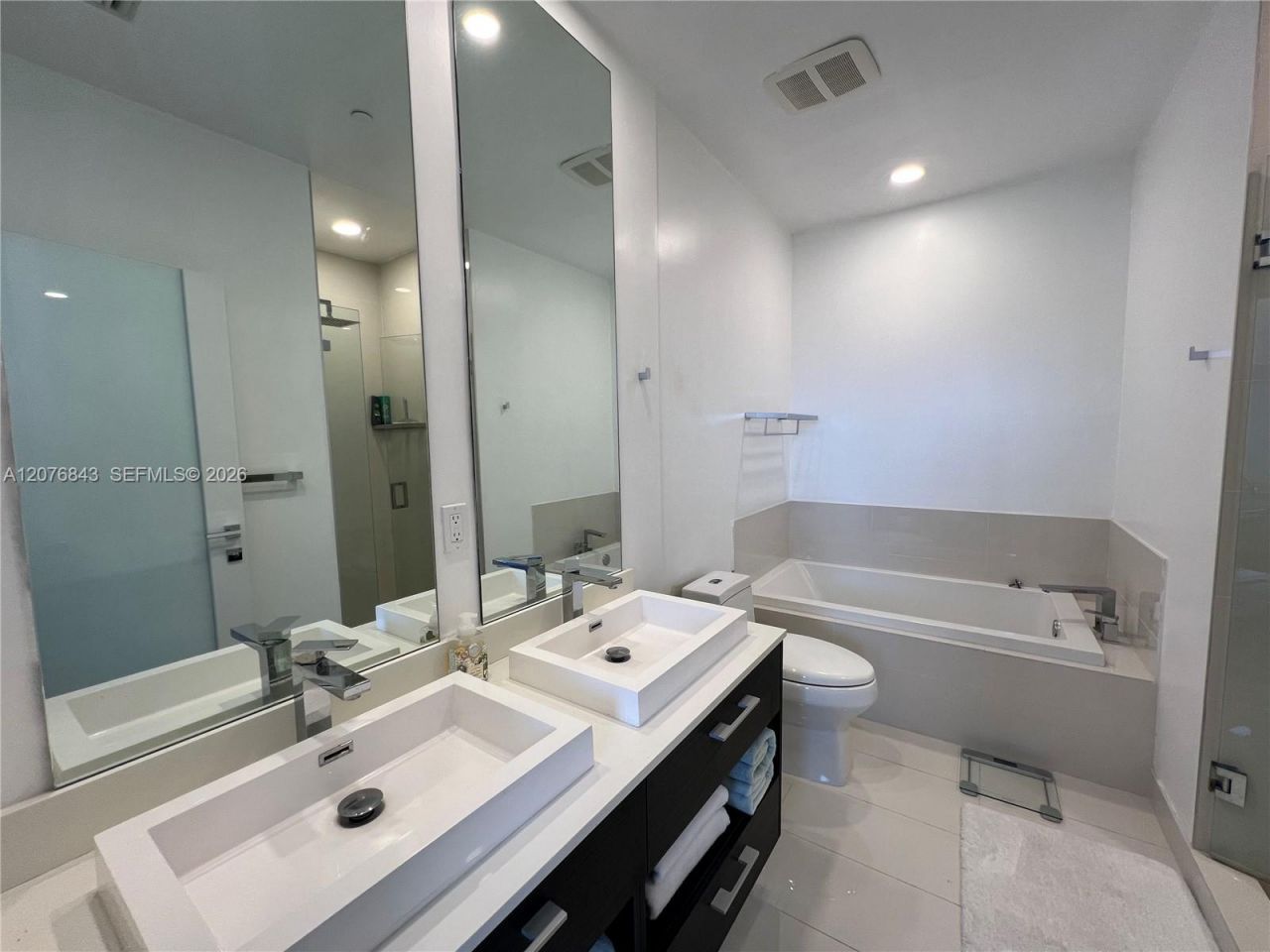 45 SW 9th St, Unit 4408, Miami, FL 33130 Photo