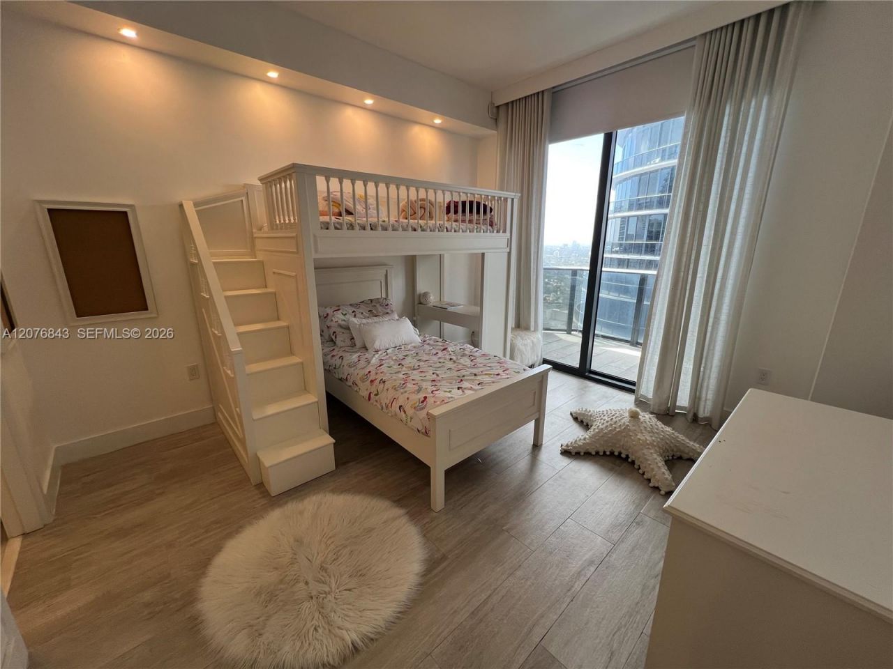 45 SW 9th St, Unit 4408, Miami, FL 33130 Photo