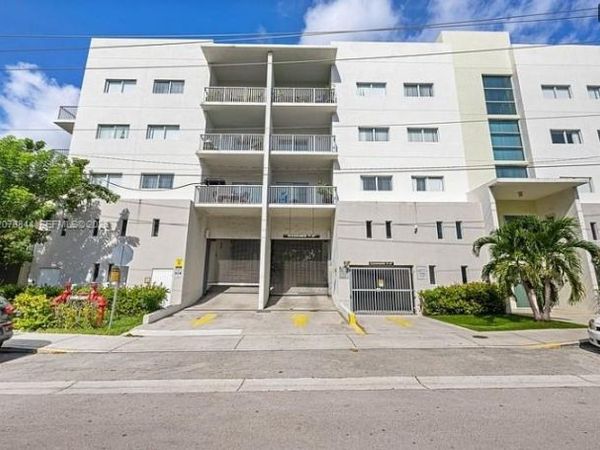 900 SW 7th St , Unit 503, Miami, FL 33130