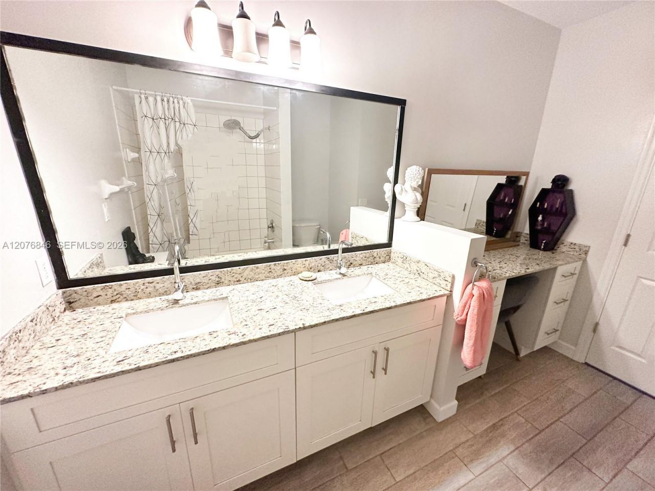 2105 NE 38th Rd , Homestead, FL 33033 Photo