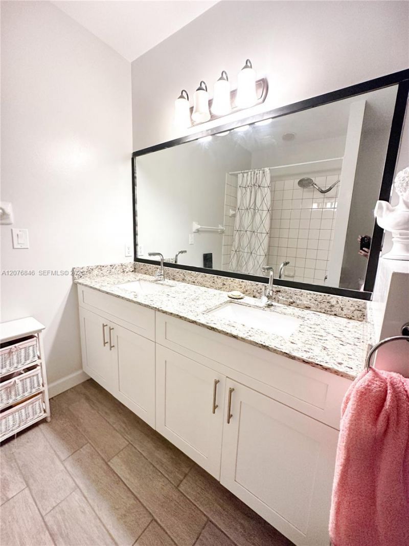 2105 NE 38th Rd , Homestead, FL 33033 Photo