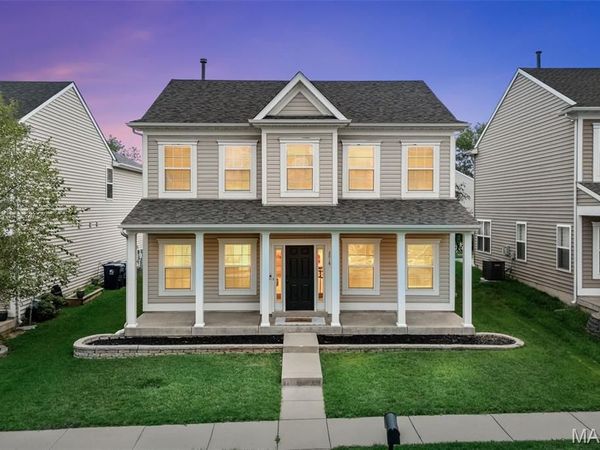 2018 Village Glen Drive, Wentzville, MO 63385