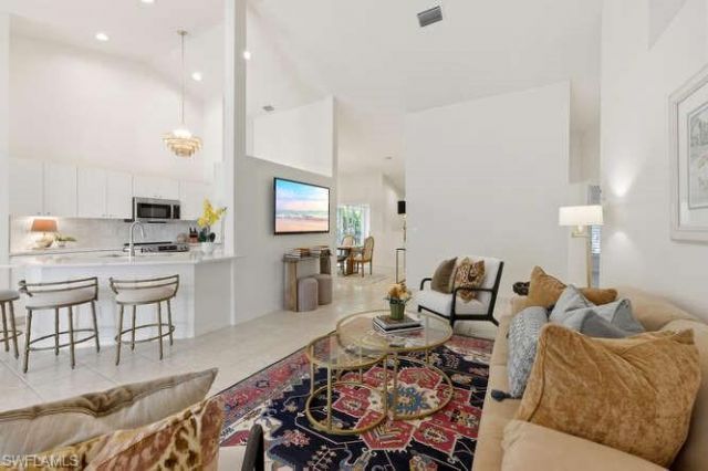 5300 Andover Dr , Unit 202, Naples, FL 34110 Photo