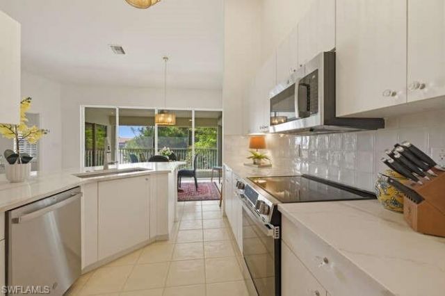 5300 Andover Dr , Unit 202, Naples, FL 34110 Photo