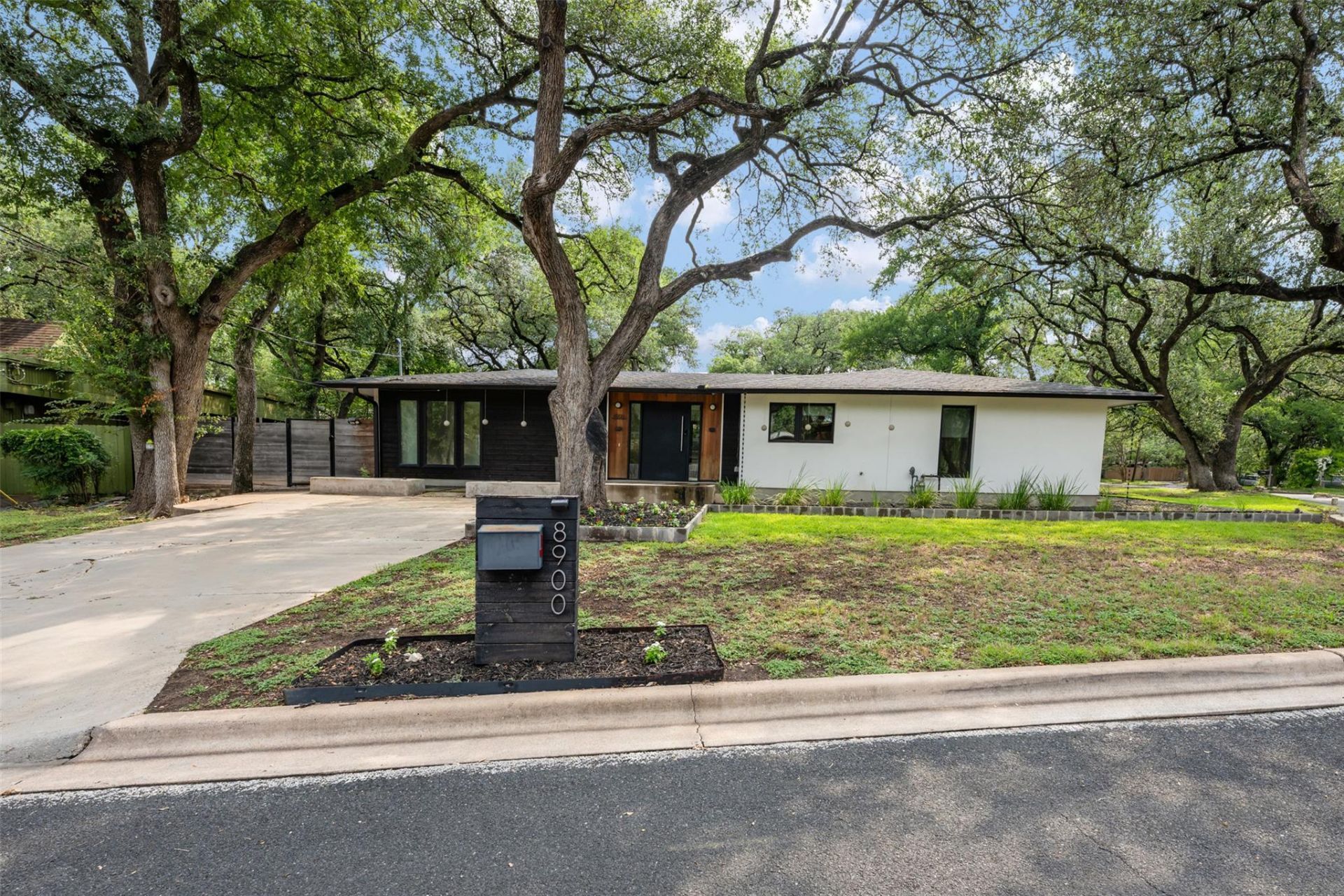 8900 Point West Dr, Austin, TX 78759 Main Photo