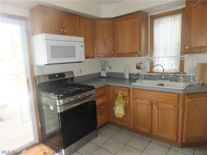 12927 Grannis Road, Garfield Heights, OH 44125 Photo 2