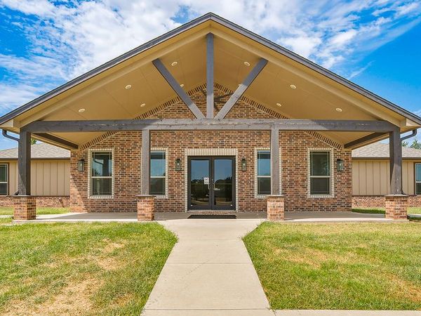 625 N Main Street , Ada, OK 74820