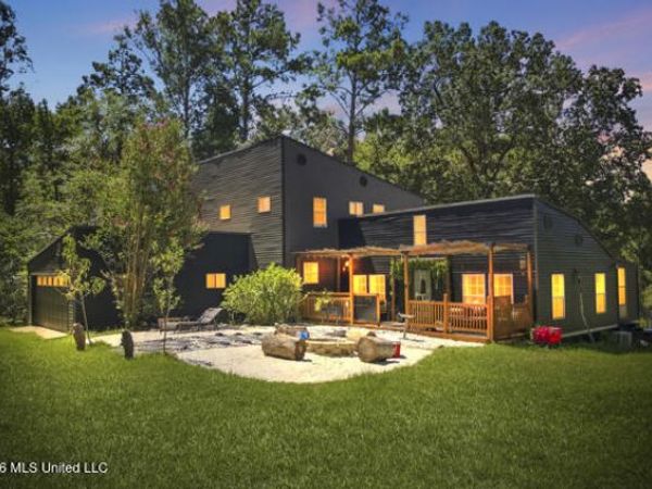 1076 Perrett Road, Hazlehurst, MS 39083
