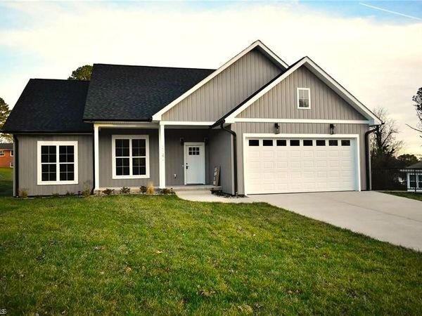 2142 Elizabeth Drive , Mount Airy, NC 27030