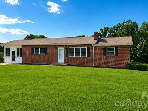 2372 Jamestown Road , Morganton, NC 28655