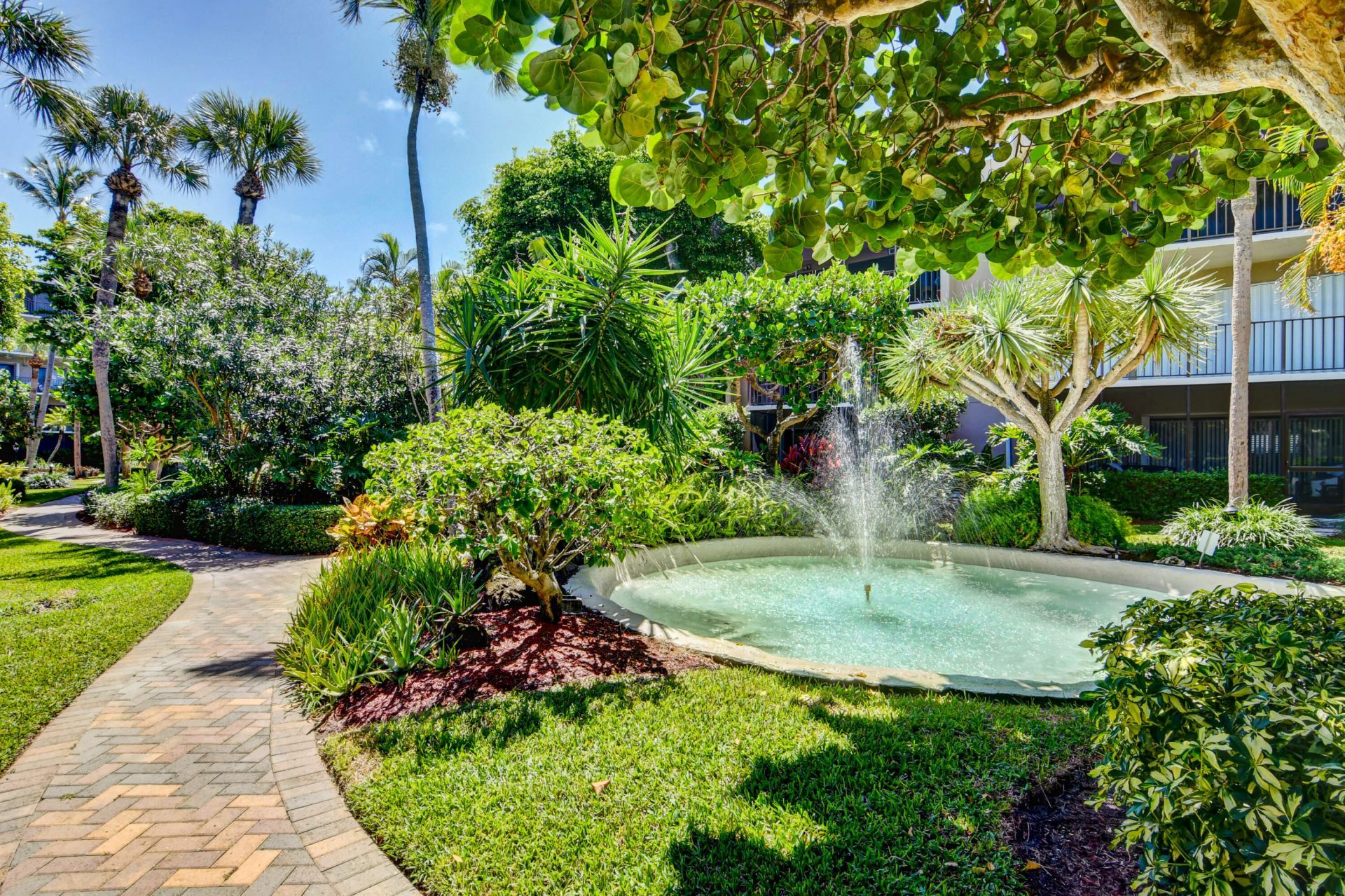 3605 S Ocean Boulevard, Unit 321, South Palm Beach, FL 33480 Photo
