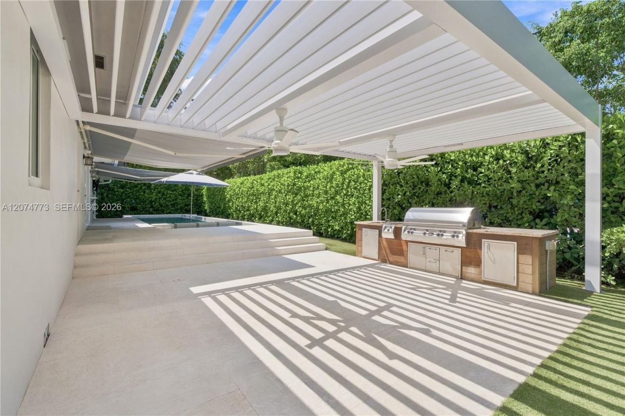 3267 Riviera Dr, Coral Gables, FL 33134 Photo