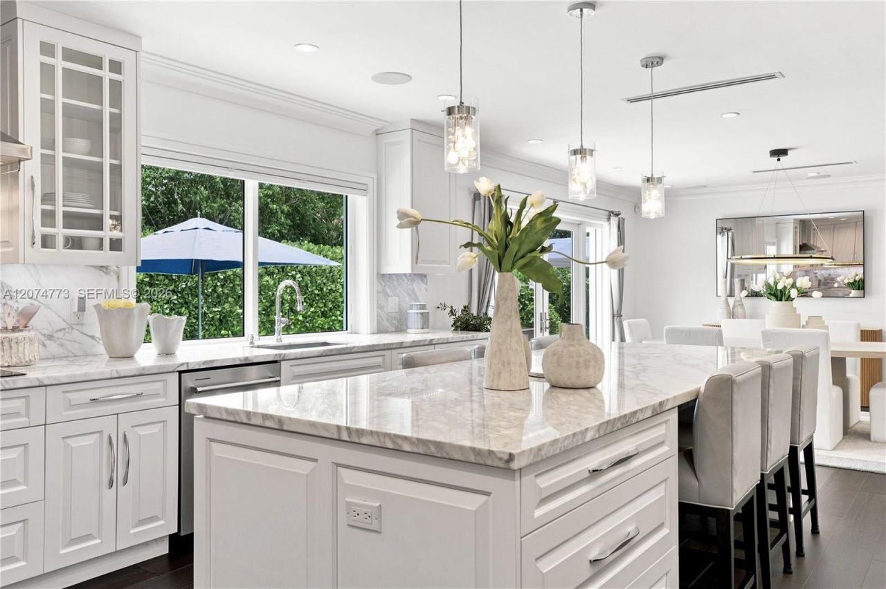 3267 Riviera Dr, Coral Gables, FL 33134 Photo