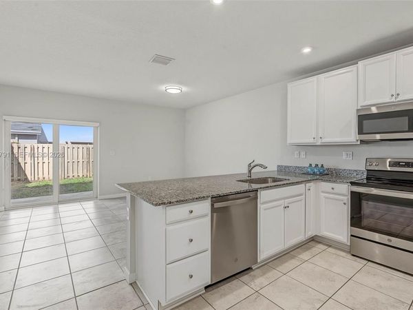 446 NW 11th Ave, Unit 446, Florida City, FL 33034