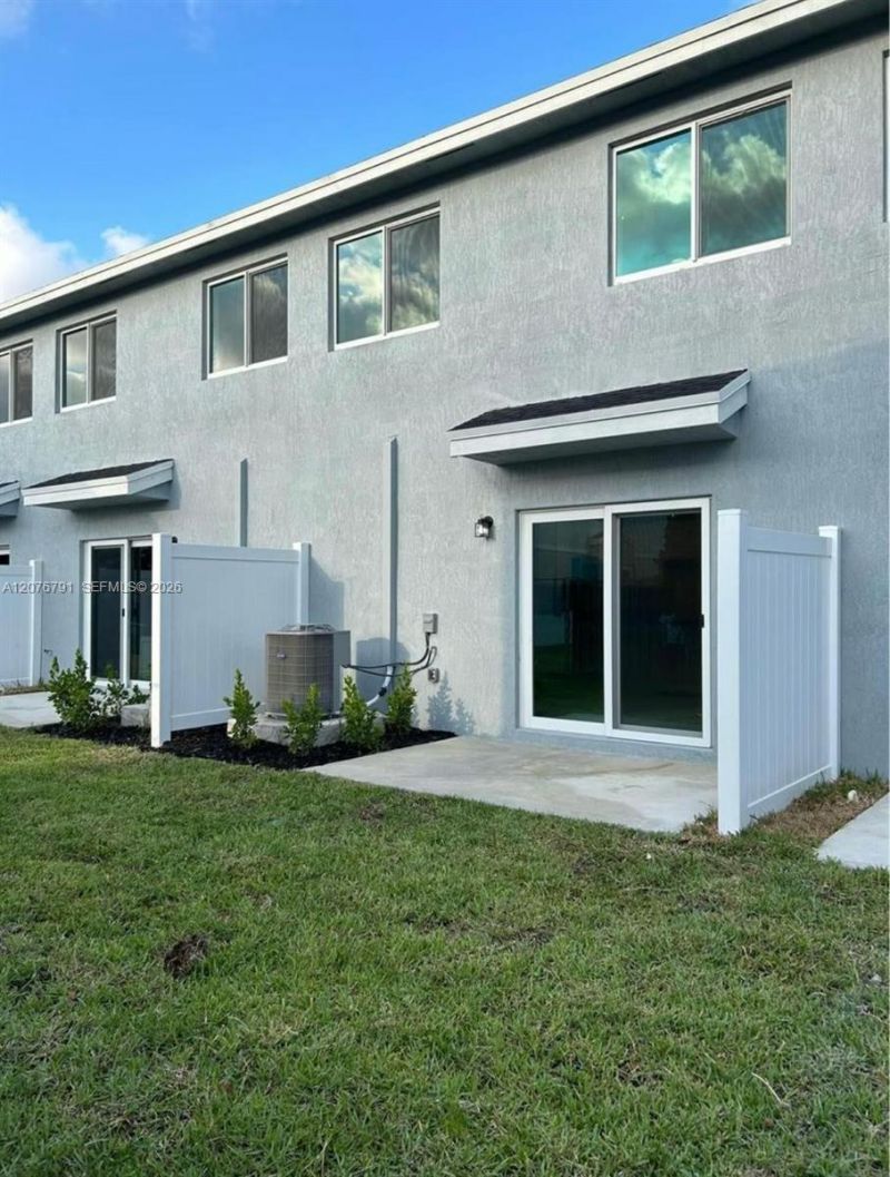 446 NW 11th Ave, Unit 446, Florida City, FL 33034 Photo