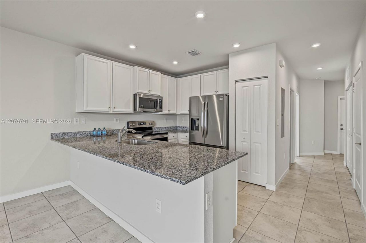 446 NW 11th Ave, Unit 446, Florida City, FL 33034 Photo