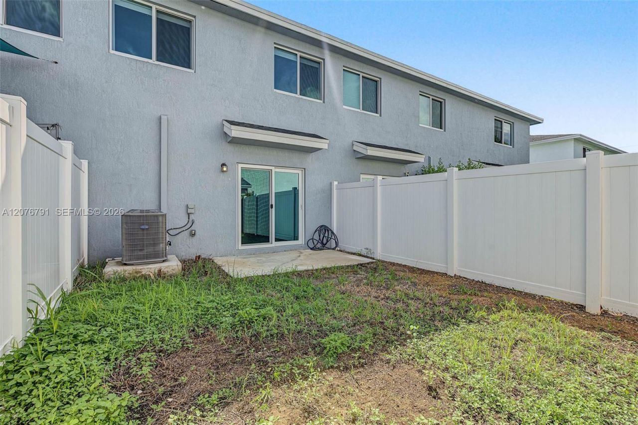 446 NW 11th Ave, Unit 446, Florida City, FL 33034 Photo