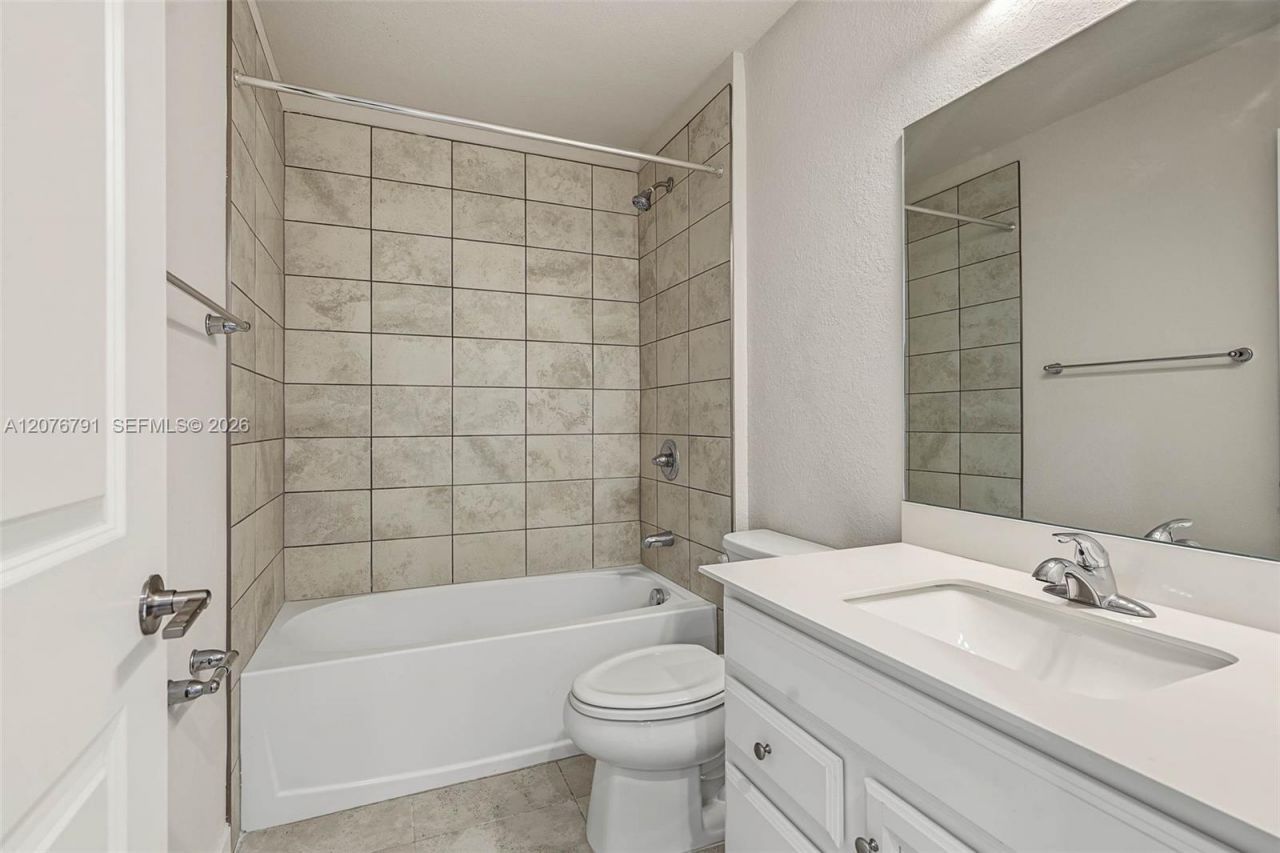 446 NW 11th Ave, Unit 446, Florida City, FL 33034 Photo