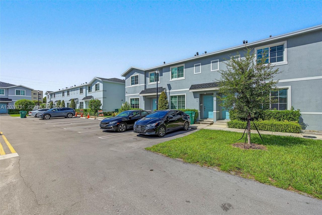 446 NW 11th Ave, Unit 446, Florida City, FL 33034 Photo