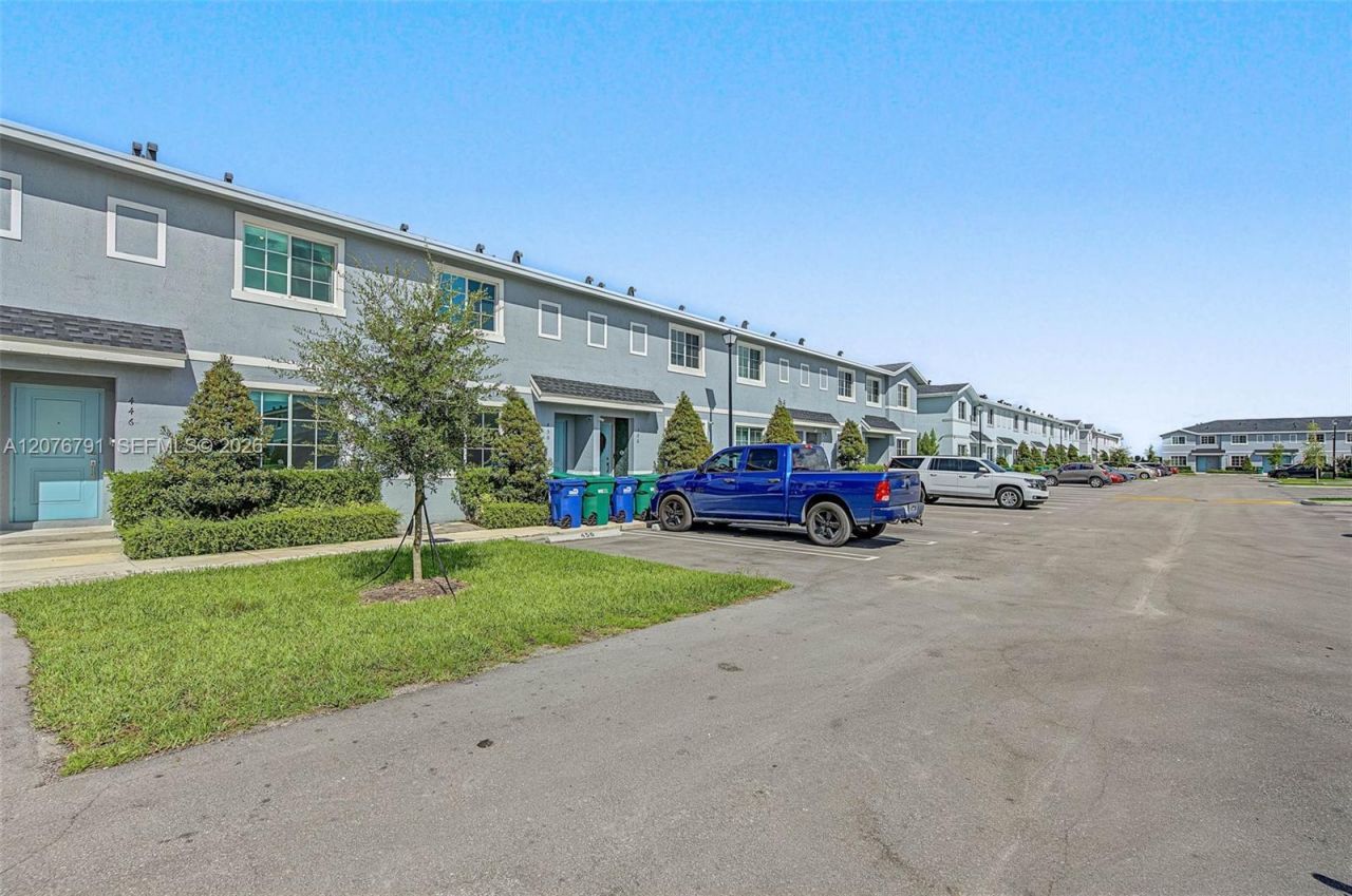 446 NW 11th Ave, Unit 446, Florida City, FL 33034 Photo