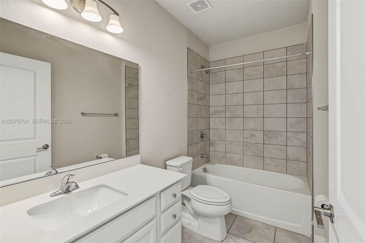 446 NW 11th Ave, Unit 446, Florida City, FL 33034 Photo