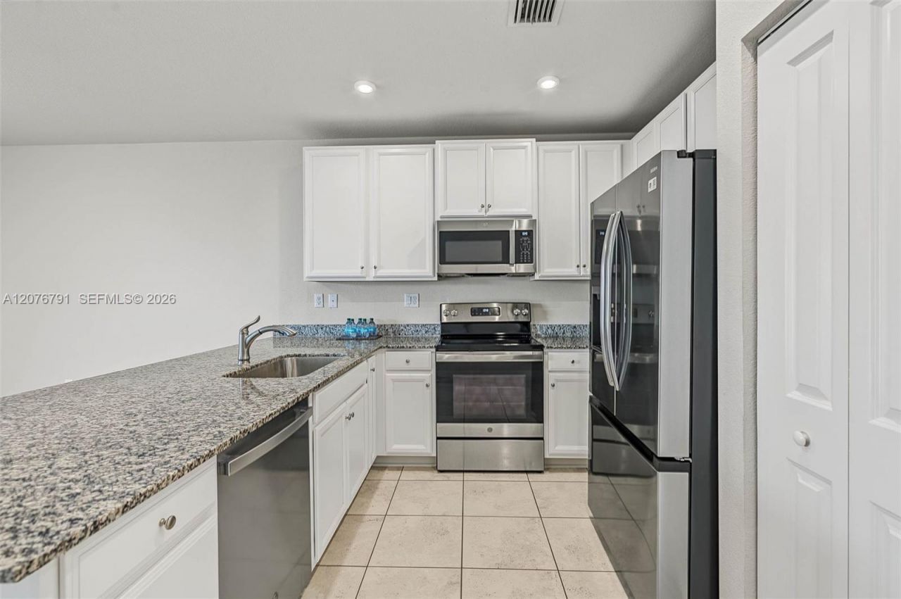 446 NW 11th Ave, Unit 446, Florida City, FL 33034 Photo