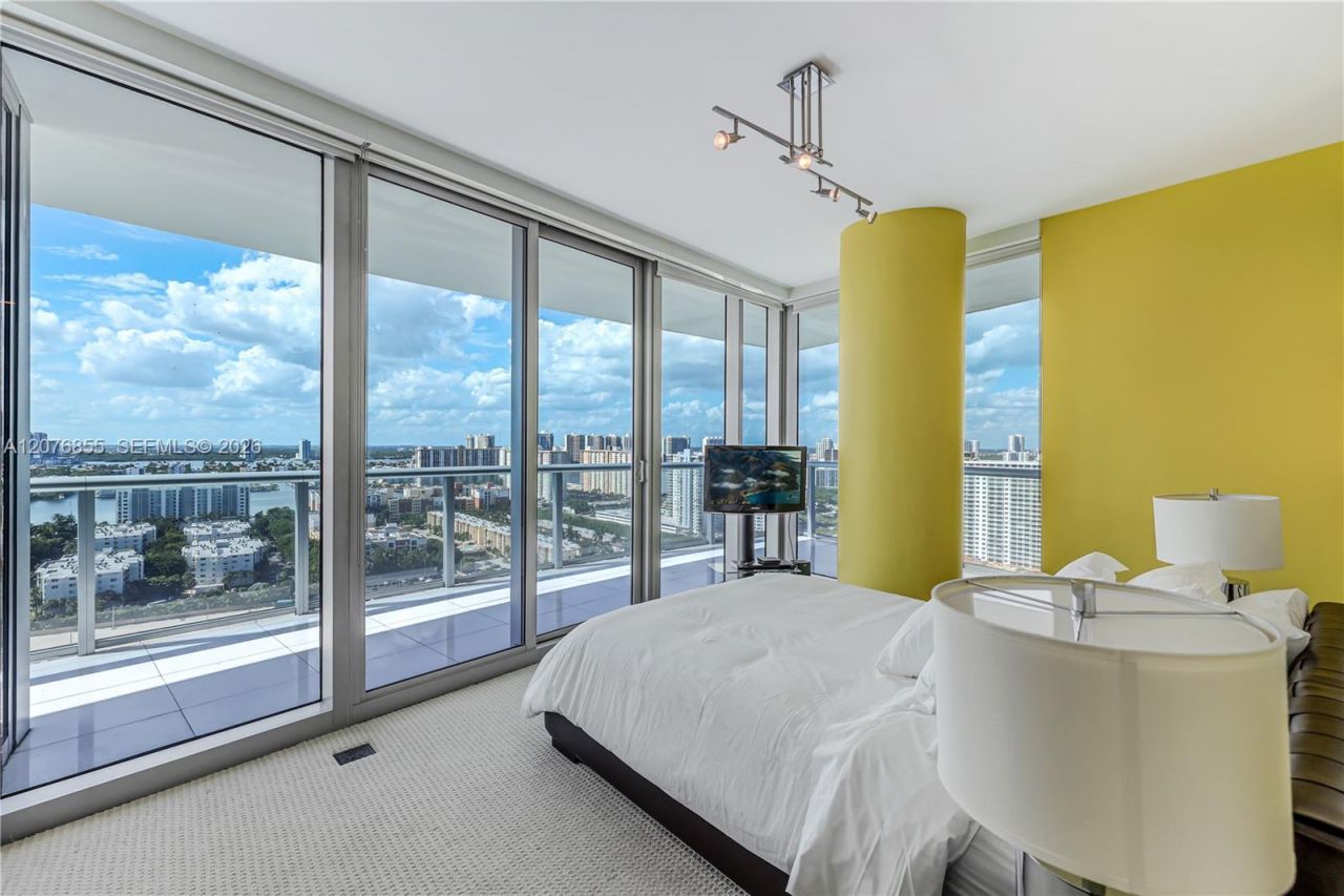 17001 Collins Ave , Unit 2508, Sunny Isles Beach, FL 33160 Photo
