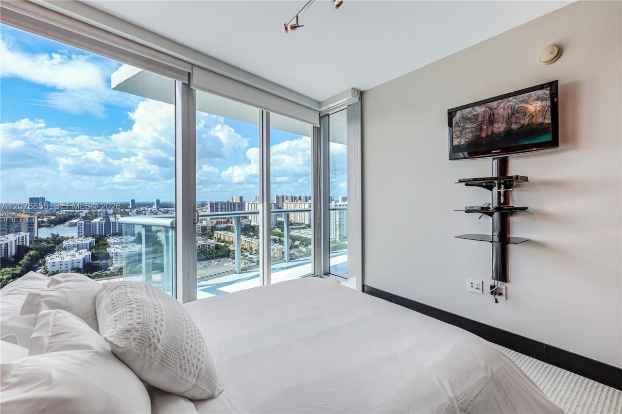 17001 Collins Ave , Unit 2508, Sunny Isles Beach, FL 33160 Photo