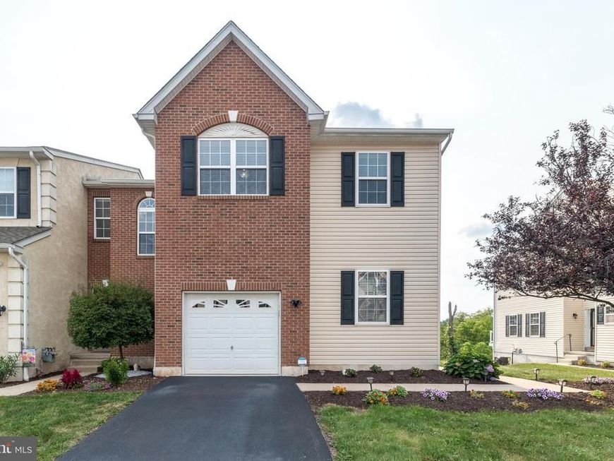85 Green View Drive, Pottstown, PA 19464 Main Photo