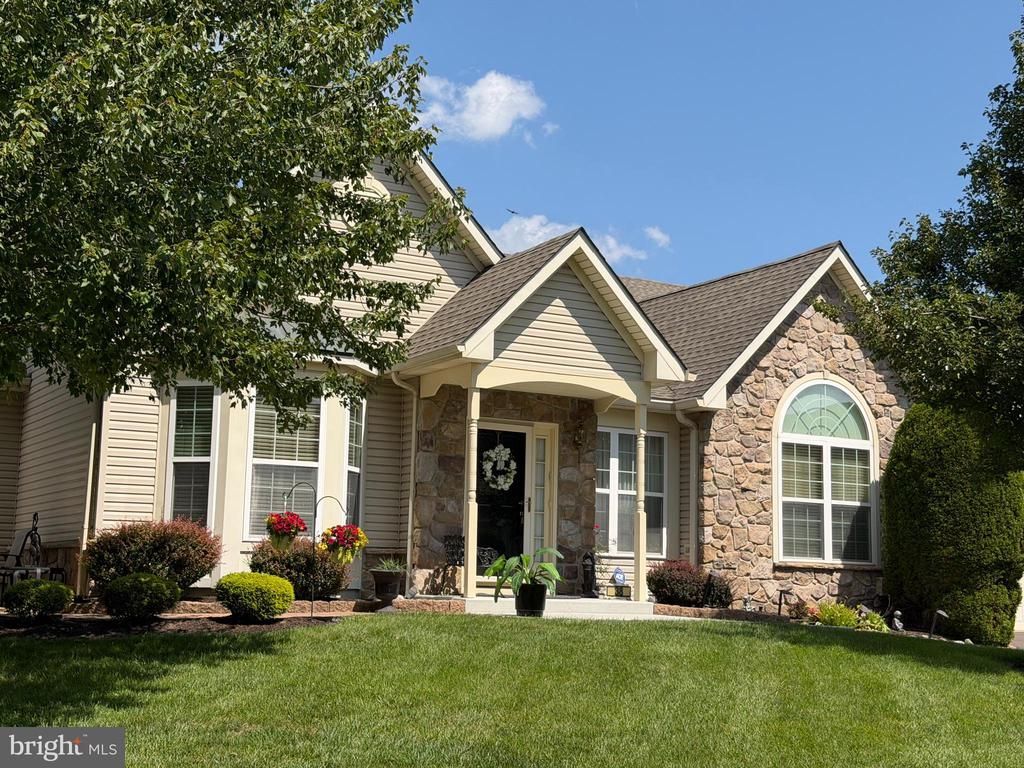 38 SHADY BROOK DRIVE, LANGHORNE, PA 19047