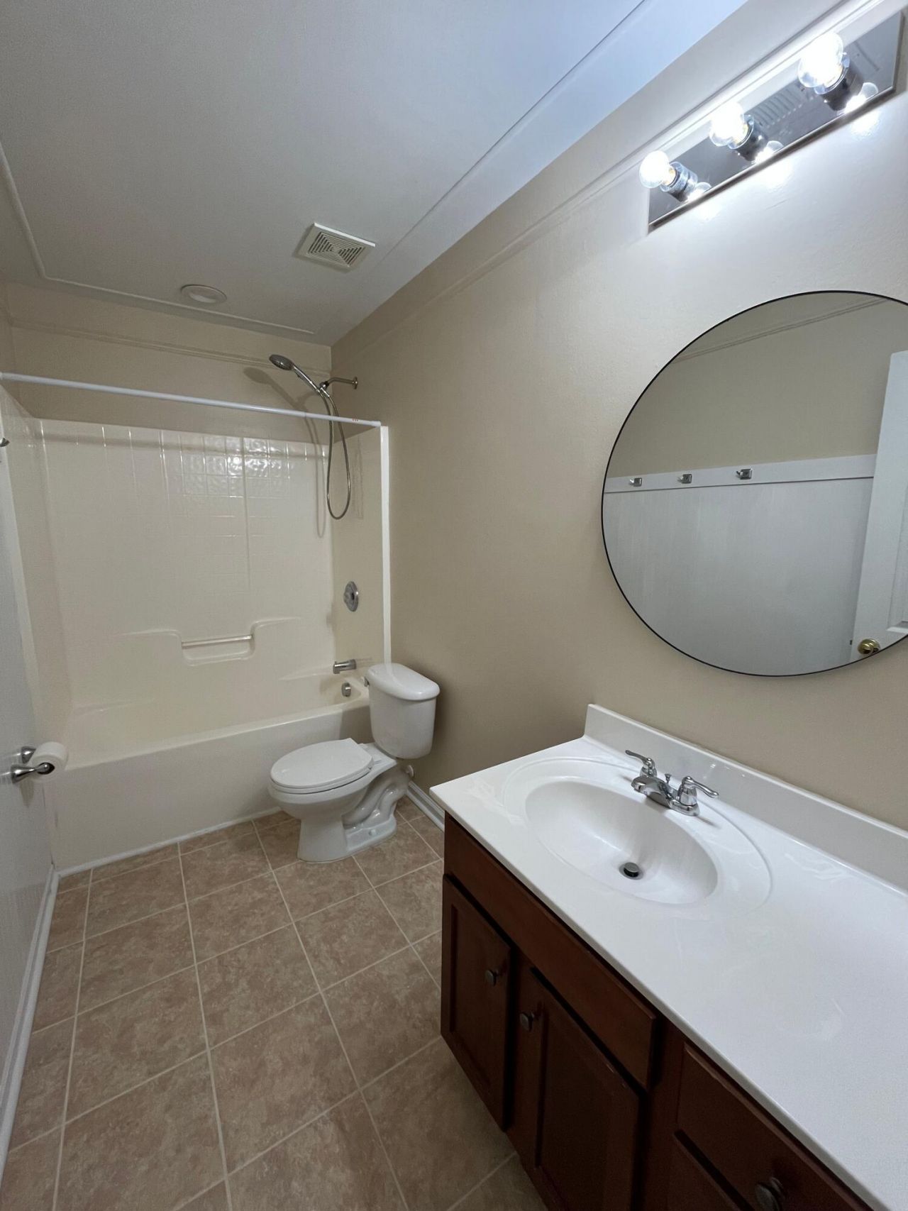 111 Thistle Road Photo 5
