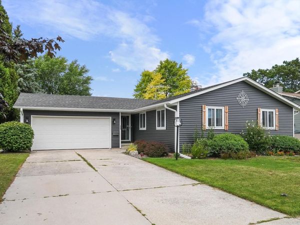 1668 Atlanta CIRCLE, Manitowoc, WI 54220