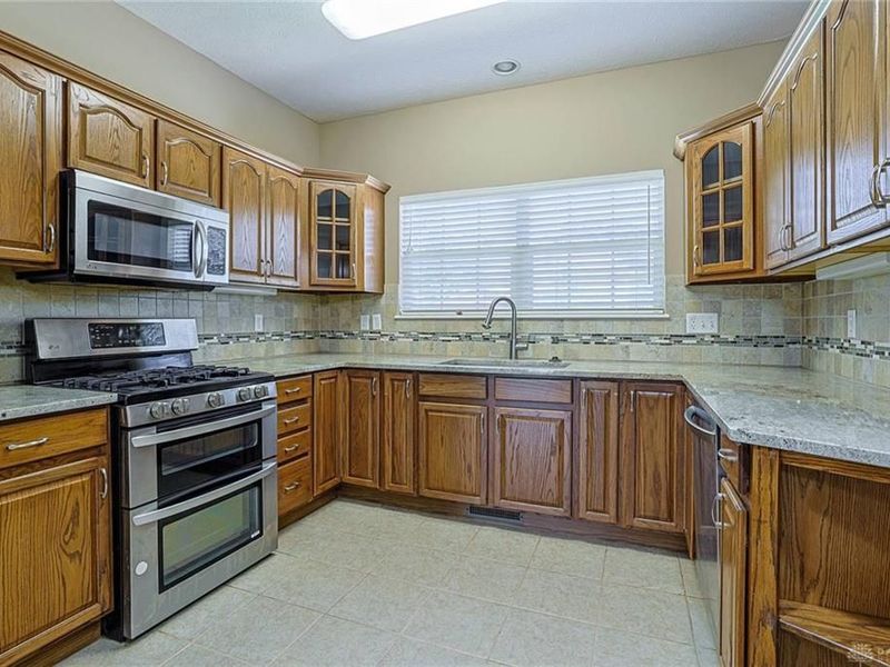 6016 Oak Ridge Drive, Huber Heights, OH 45424 Photo 17