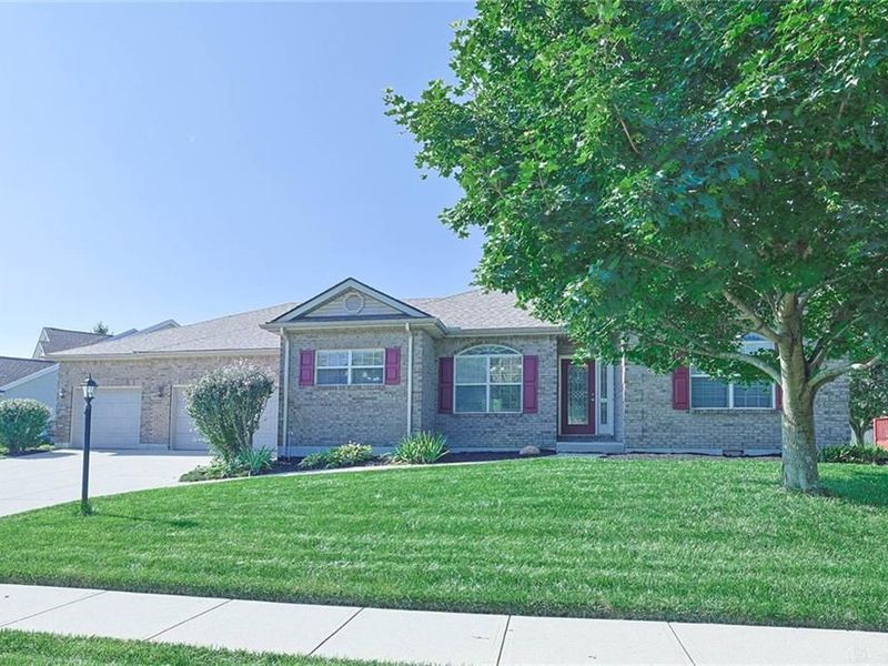 6016 Oak Ridge Drive, Huber Heights, OH 45424 Photo 2