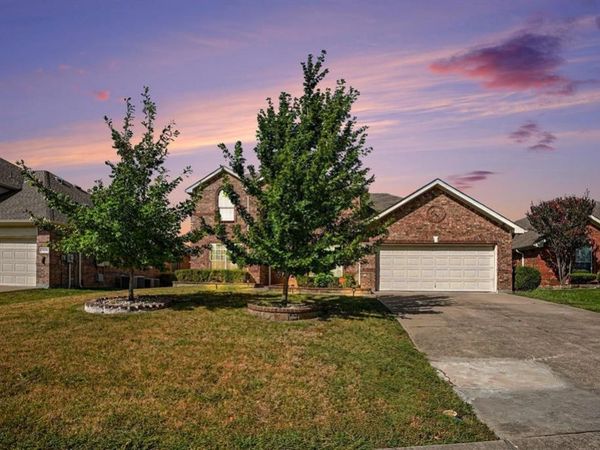 3023 Riverwood Lane, Grand Prairie, TX 75052