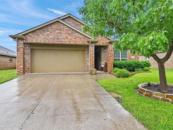 1512 Greenbrier Drive, Van Alstyne, TX 75495